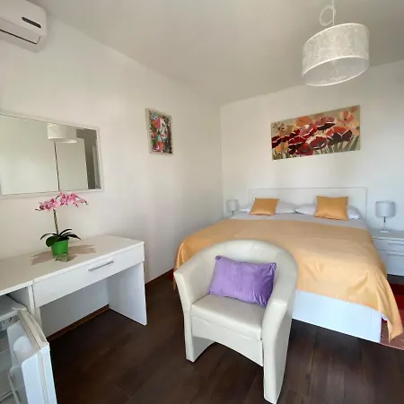 Stanger Affittacamere Laurana