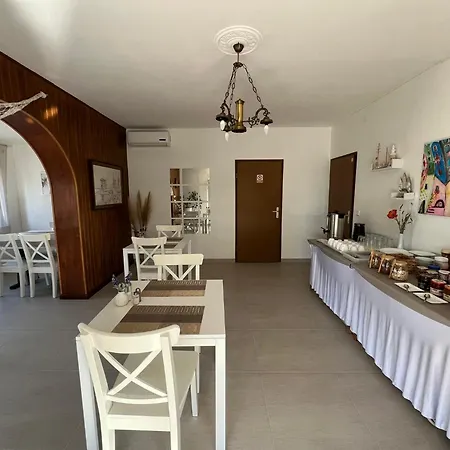Stanger Gostinjska kuća 3*